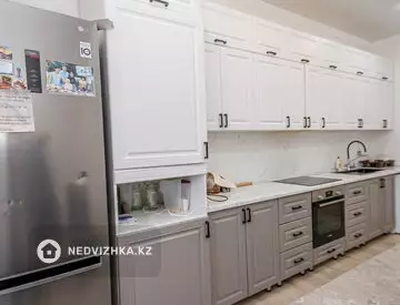 2-комнатная квартира, этаж 9 из 9, 70 м², миниатюра 4