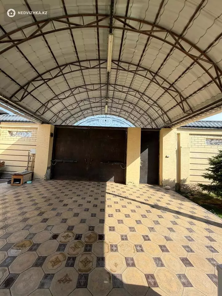 7-комнатный дом, 8 соток, 317 м², фотография 5