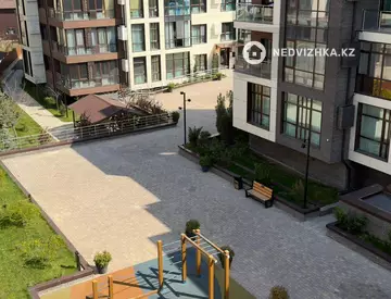 5-комнатная квартира, этаж 4 из 4, 168 м², миниатюра 4