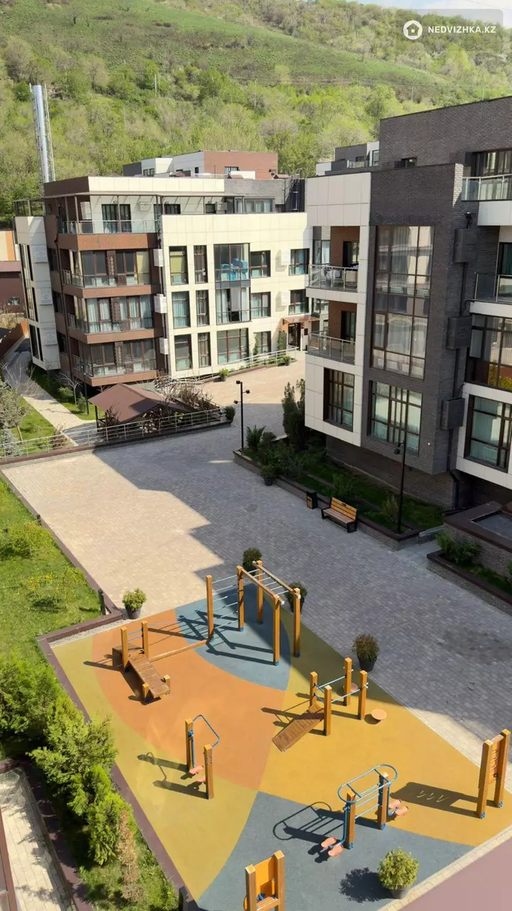5-комнатная квартира, этаж 4 из 4, 168 м², фотография 4