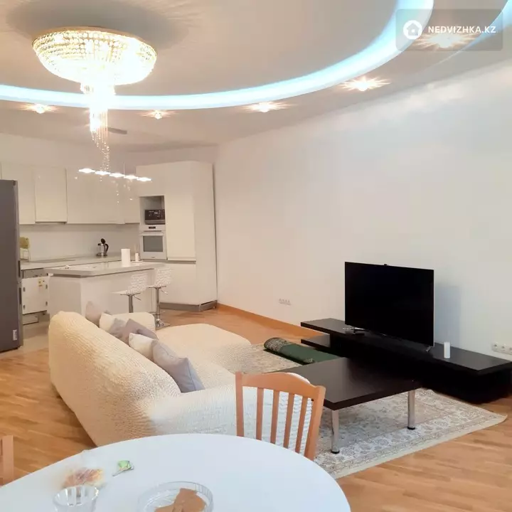 2-комнатная квартира, этаж 17 из 32, 92 м², На длительный срок, фотография 4