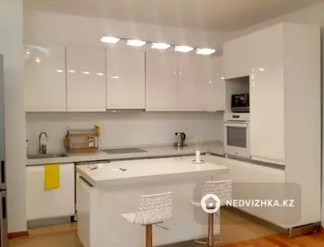 2-комнатная квартира, этаж 17 из 32, 92 м², На длительный срок, миниатюра 11