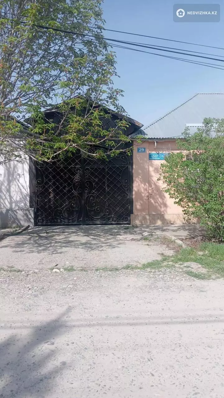 7-комнатный дом, 7.5 соток, 100 м²