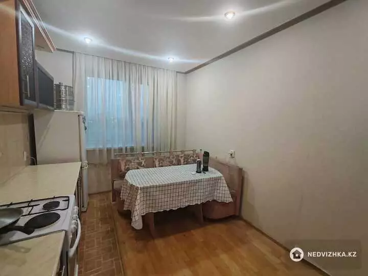 1-комнатная квартира, этаж 6 из 10, 38 м², фотография 4