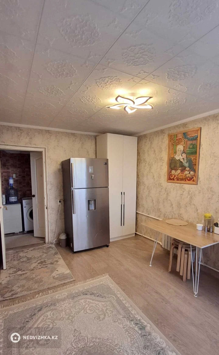 2-комнатная квартира, этаж 9 из 9, 42 м², фотография 4
