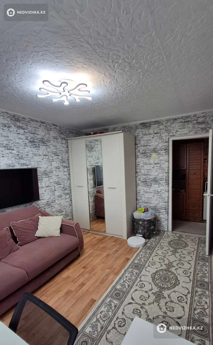 2-комнатная квартира, этаж 9 из 9, 42 м², фотография 2