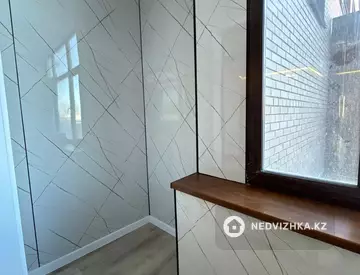 2-комнатная квартира, этаж 1 из 9, 85 м², миниатюра 2