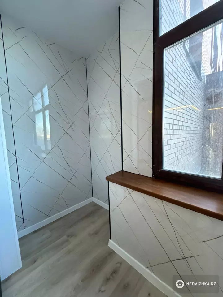 2-комнатная квартира, этаж 1 из 9, 85 м², фотография 2