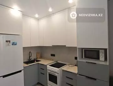 1-комнатная квартира, этаж 9 из 12, 38 м², миниатюра 1