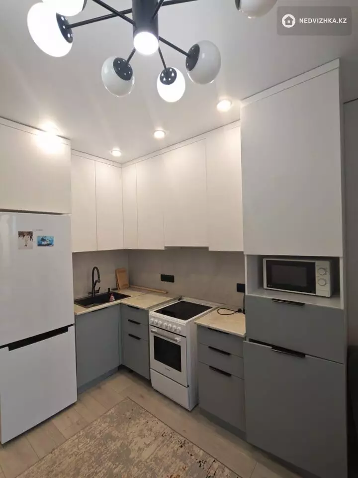 1-комнатная квартира, этаж 9 из 12, 38 м²