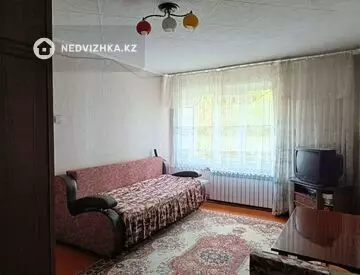 1-комнатная квартира, этаж 2 из 9, 34 м², миниатюра 1
