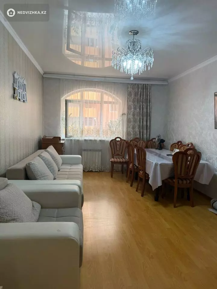 2-комнатная квартира, этаж 17 из 22, 67 м², фотография 3