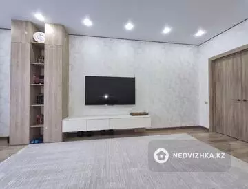 4-комнатная квартира, этаж 2 из 12, 133 м²