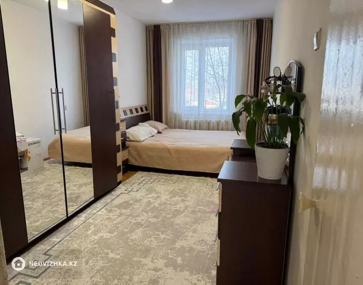 3-комнатная квартира, этаж 2 из 5, 59 м², фотография 2
