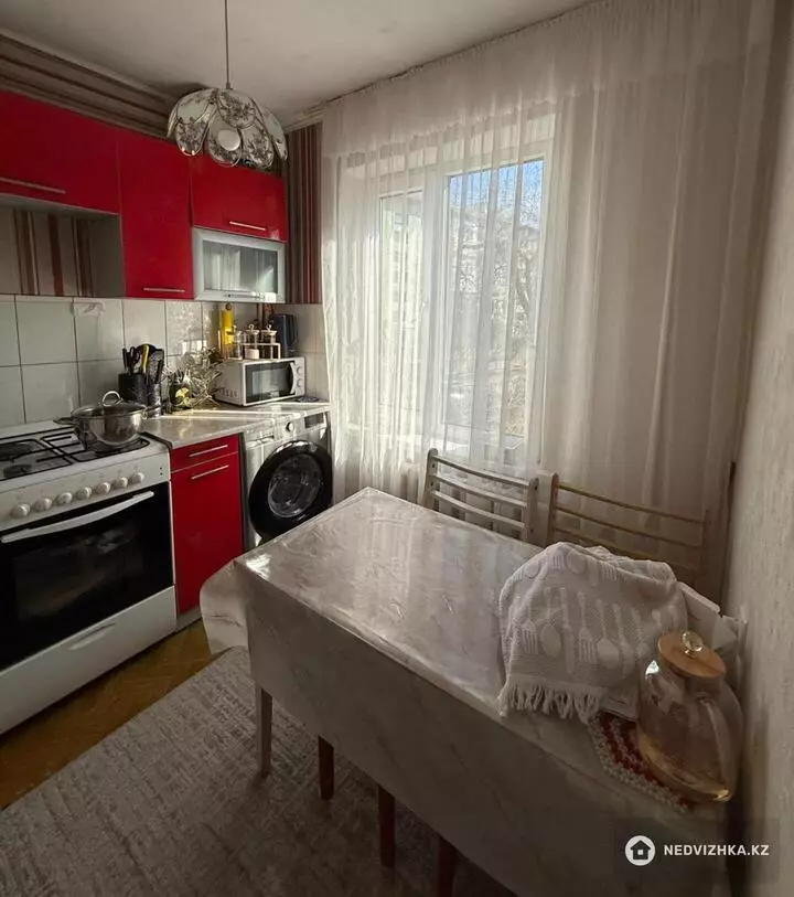 3-комнатная квартира, этаж 2 из 5, 59 м², фотография 5