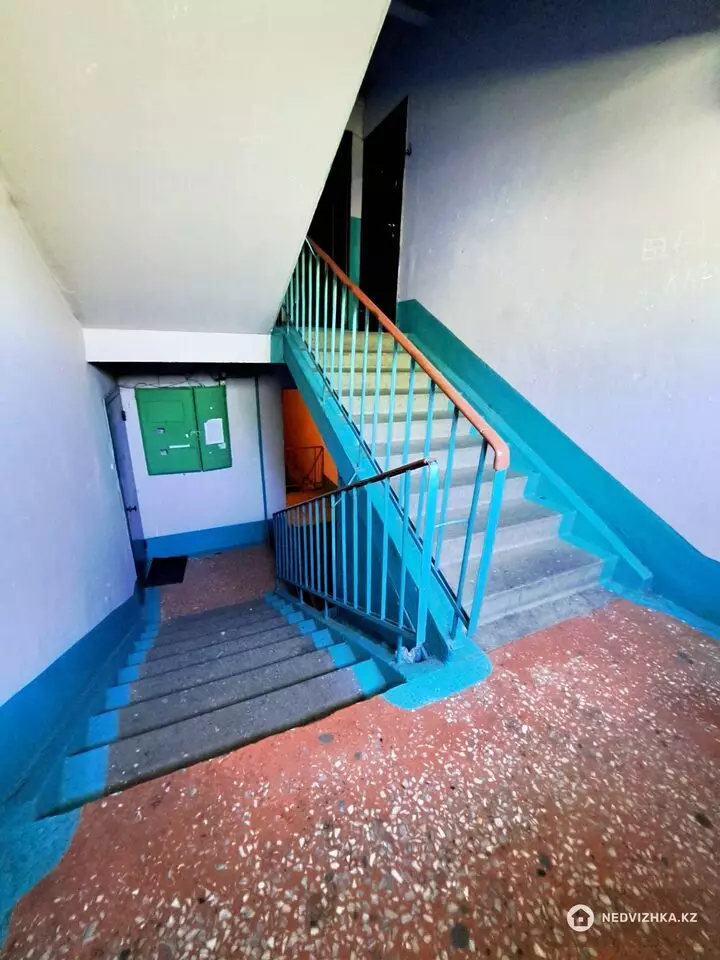 2-комнатная квартира, этаж 3 из 6, 55 м², фотография 2