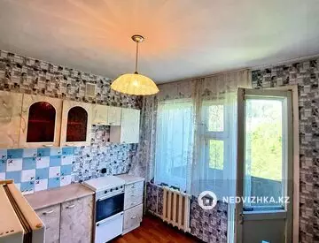 2-комнатная квартира, этаж 3 из 6, 55 м², миниатюра 4