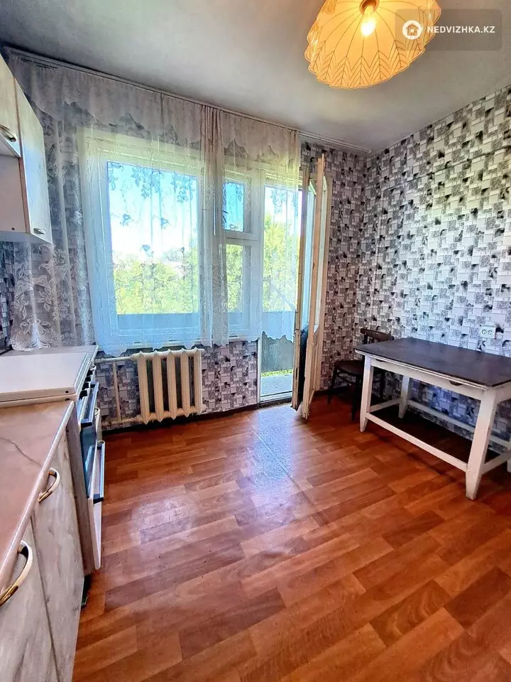 2-комнатная квартира, этаж 3 из 6, 55 м², фотография 3