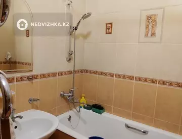 3-комнатная квартира, этаж 6 из 9, 67 м², миниатюра 2
