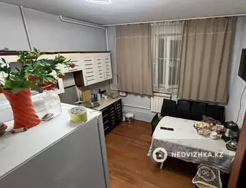 3-комнатная квартира, этаж 6 из 9, 67 м², миниатюра 1