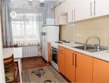 2-комнатная квартира, этаж 1 из 12, 50 м², миниатюра 2