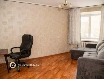 2-комнатная квартира, этаж 1 из 12, 50 м², миниатюра 3