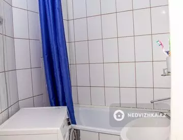 2-комнатная квартира, этаж 1 из 12, 50 м², миниатюра 5