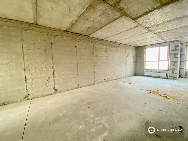 3-комнатная квартира, этаж 13 из 13, 82 м², 3-фотосурет
