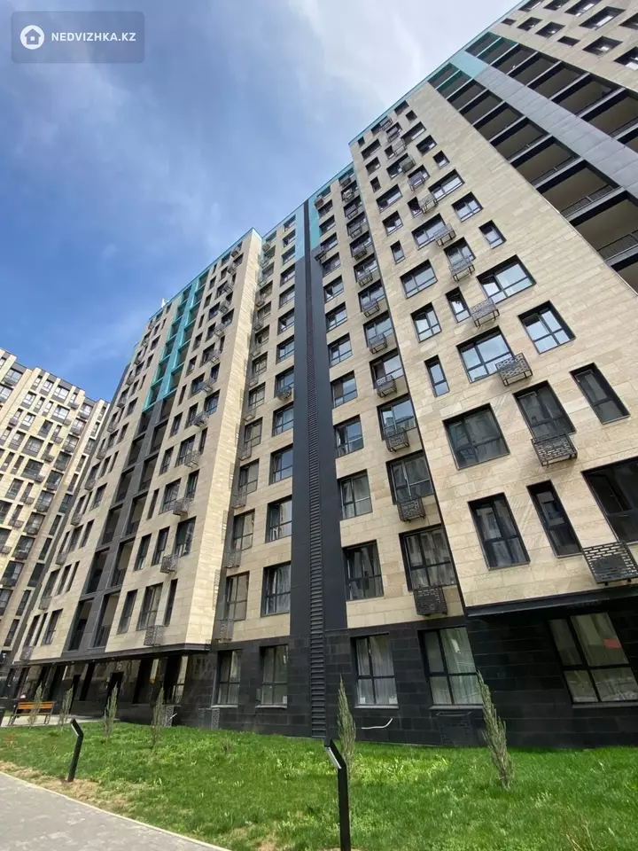 3-комнатная квартира, этаж 13 из 13, 82 м²
