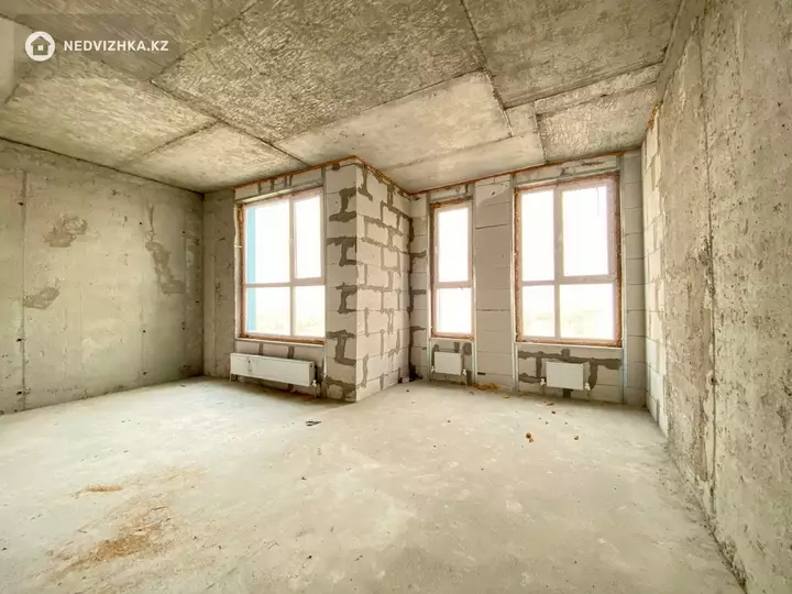 3-комнатная квартира, этаж 13 из 13, 82 м², 2-фотосурет