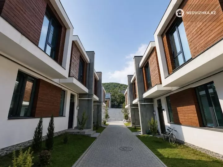 3-комнатная квартира, этаж 2 из 2, 100 м², фотография 2