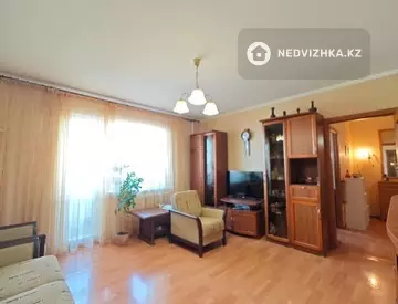 4-комнатная квартира, этаж 4 из 9, 76 м², миниатюра 1