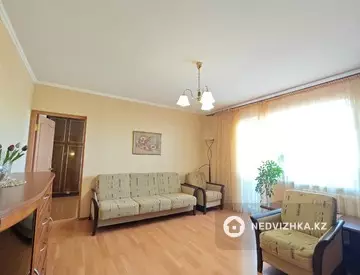 4-комнатная квартира, этаж 4 из 9, 76 м², миниатюра 2
