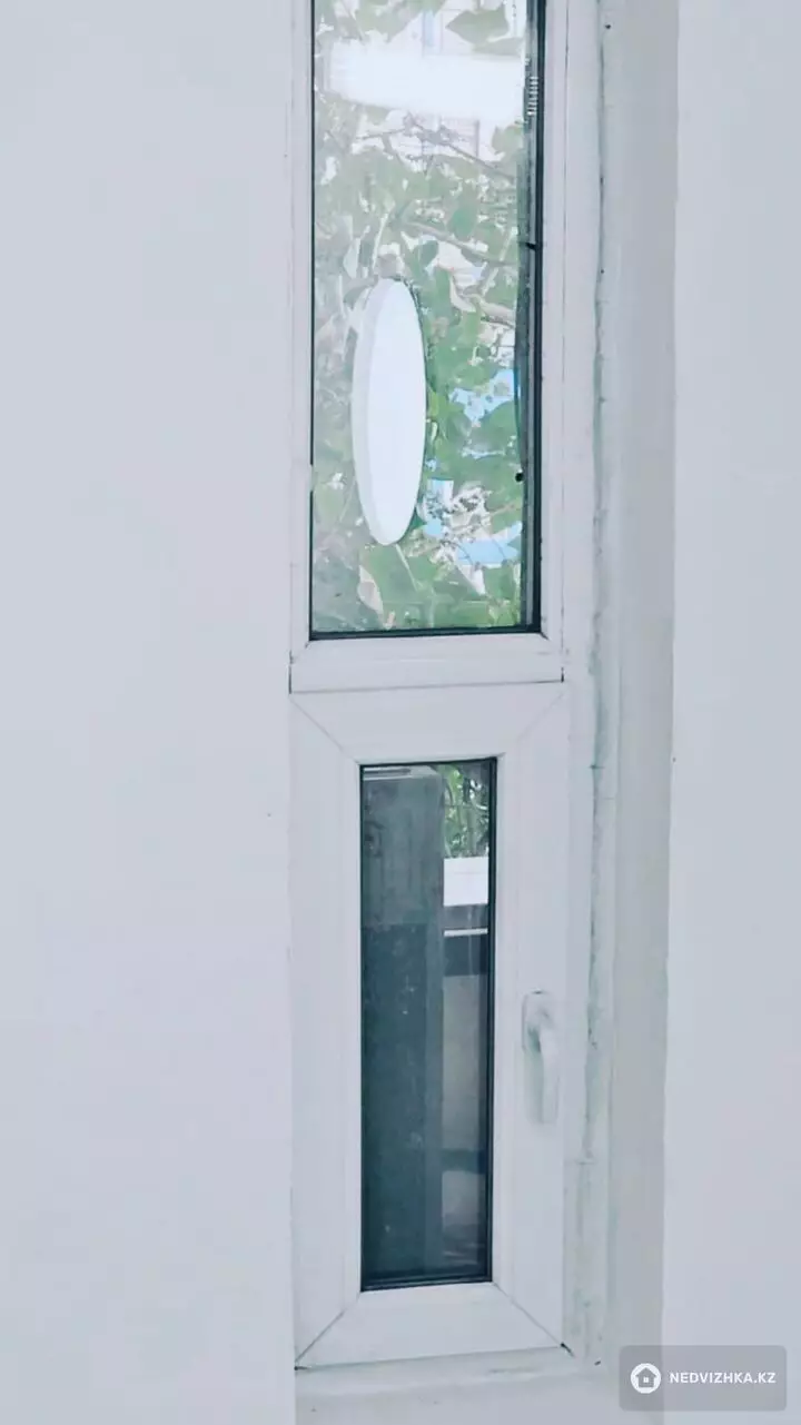 2-комнатная квартира, этаж 1 из 9, 40 м², фотография 4