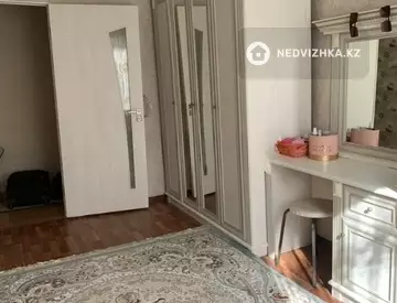 2-комнатная квартира, этаж 4 из 5, 42 м²
