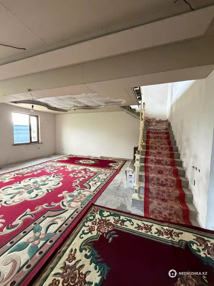7-комнатный дом, 10 соток, 505 м²