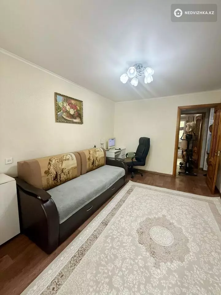 2-комнатная квартира, этаж 2 из 5, 50 м², фотография 2