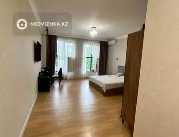 4-комнатная квартира, этаж 4 из 5, 115 м²