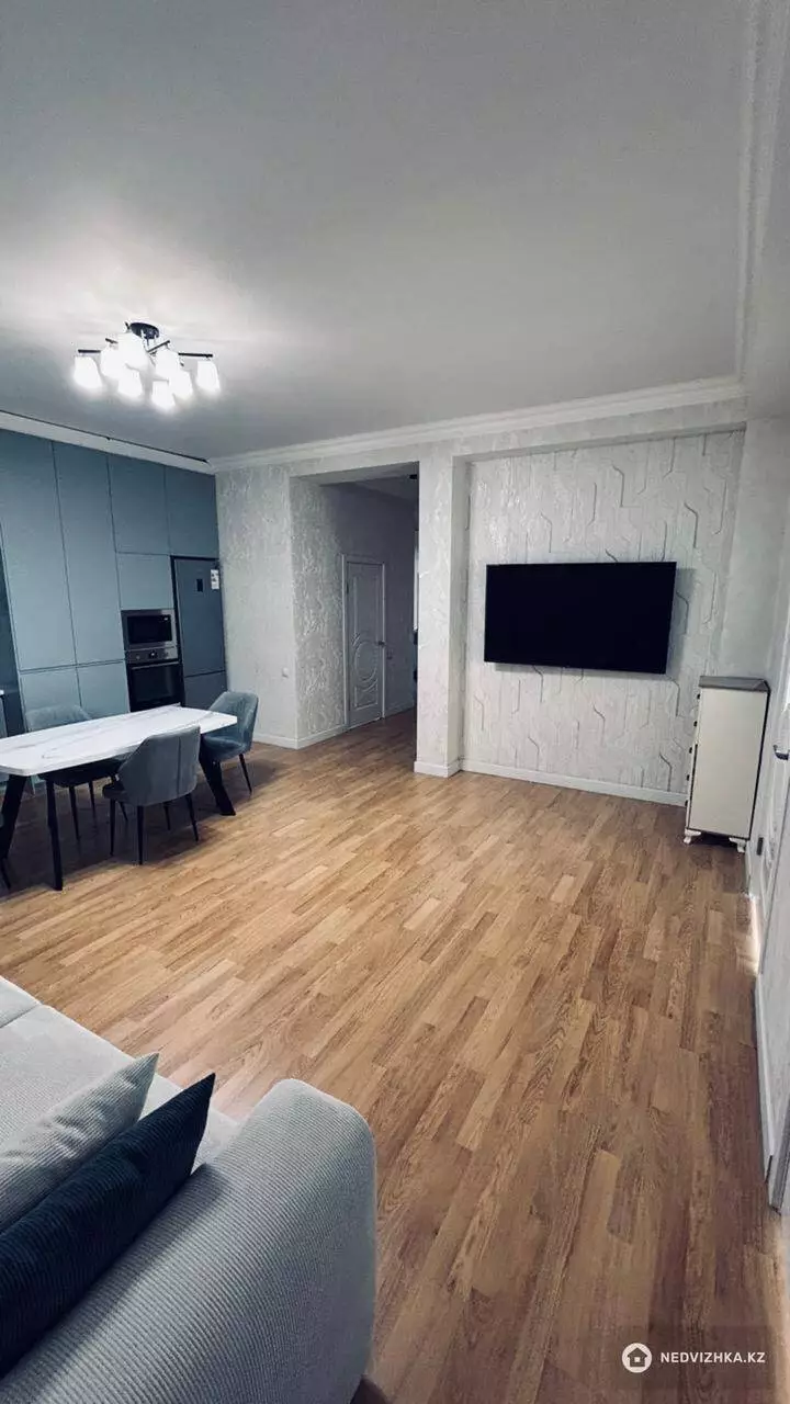 4-комнатная квартира, этаж 4 из 5, 115 м², фотография 3