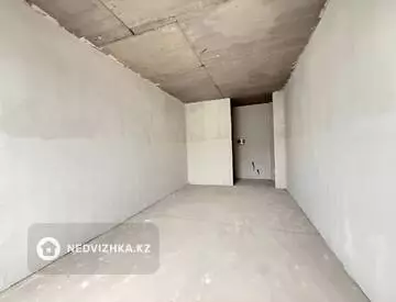 3-комнатная квартира, этаж 12 из 12, 87 м², миниатюра 2