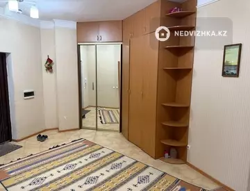 3-комнатная квартира, этаж 9 из 18, 110 м²