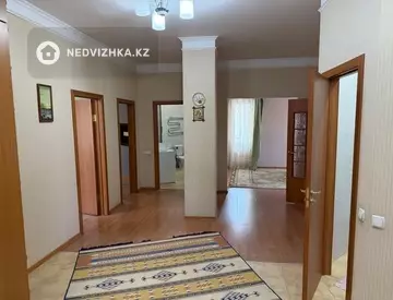 3-комнатная квартира, этаж 9 из 18, 110 м²