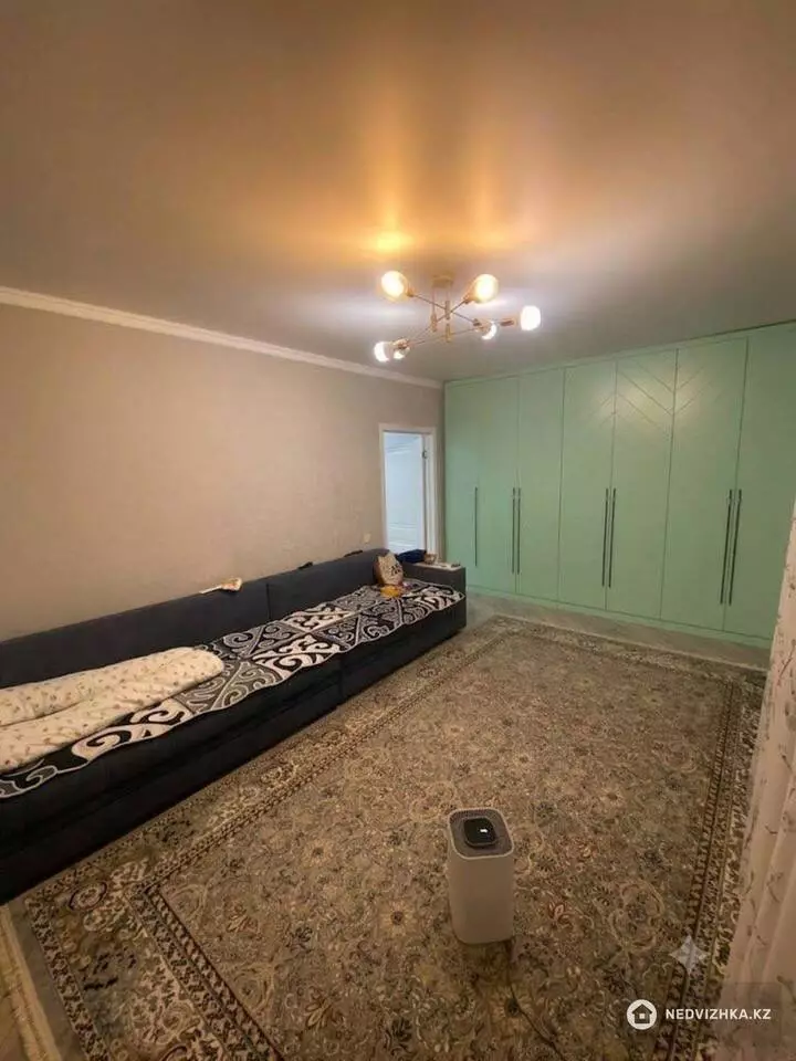 2-комнатная квартира, этаж 2 из 12, 55 м², фотография 2