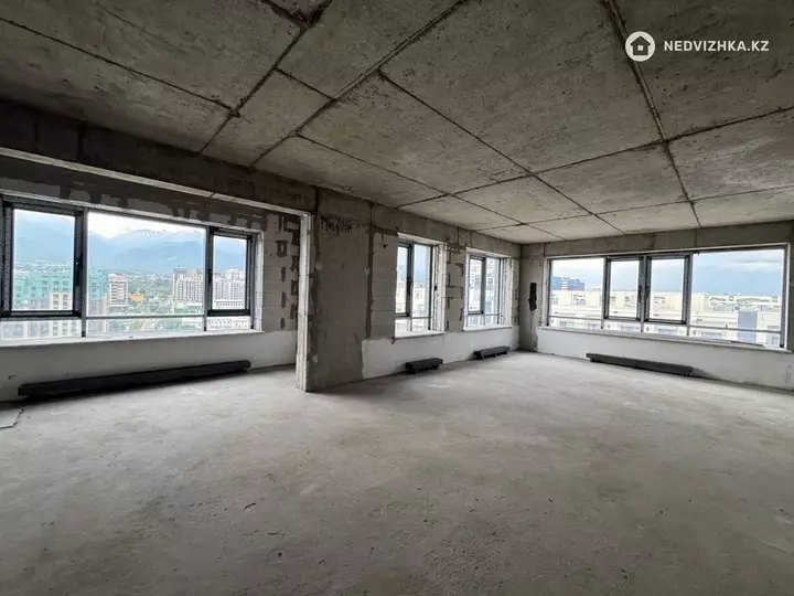 4-комнатная квартира, этаж 14 из 14, 167 м²