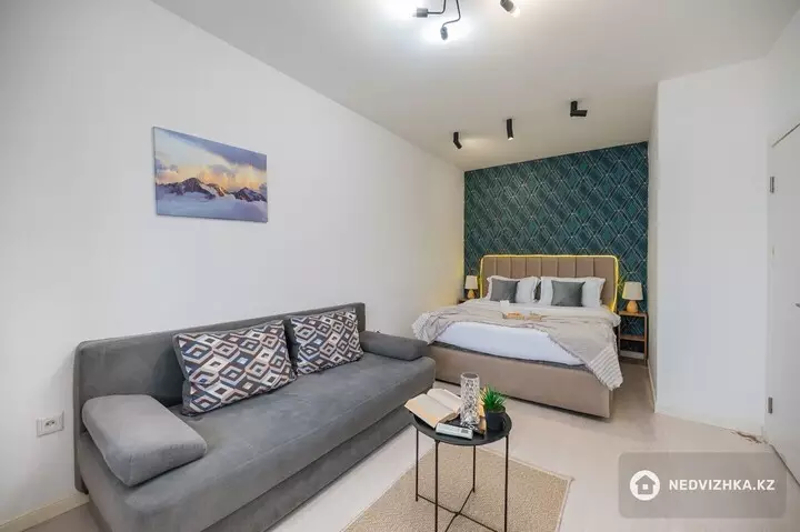1-комнатная квартира, этаж 6 из 12, 40 м², Посуточно, фотография 2