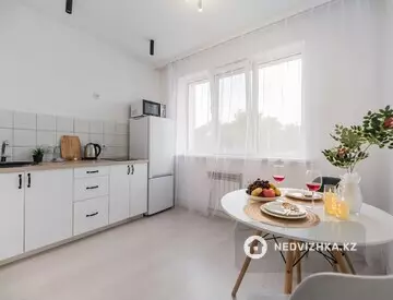 1-комнатная квартира, этаж 6 из 12, 40 м², Посуточно, миниатюра 7