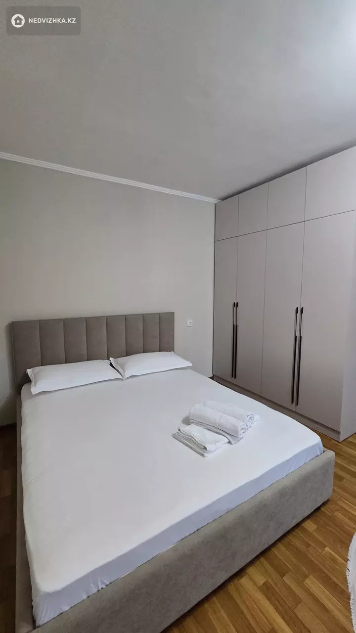 1-комнатная квартира, этаж 3 из 4, 38 м², Посуточно