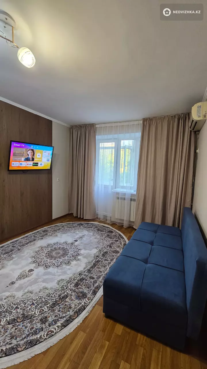 1-комнатная квартира, этаж 3 из 4, 38 м², Посуточно, фотография 3