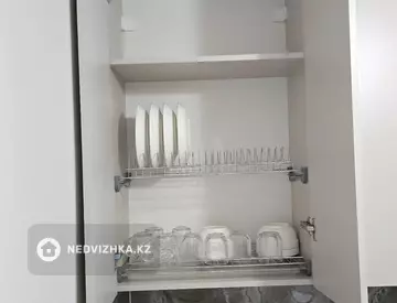 1-комнатная квартира, этаж 3 из 4, 38 м², Посуточно, миниатюра 5