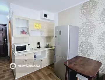1-комнатная квартира, этаж 3 из 9, 20 м², Посуточно, миниатюра 6